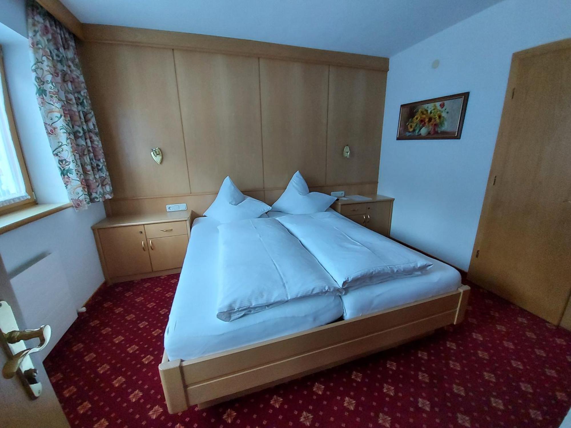 Haus Monika Und Haus Claudia Hotel Майерхофен Екстериор снимка