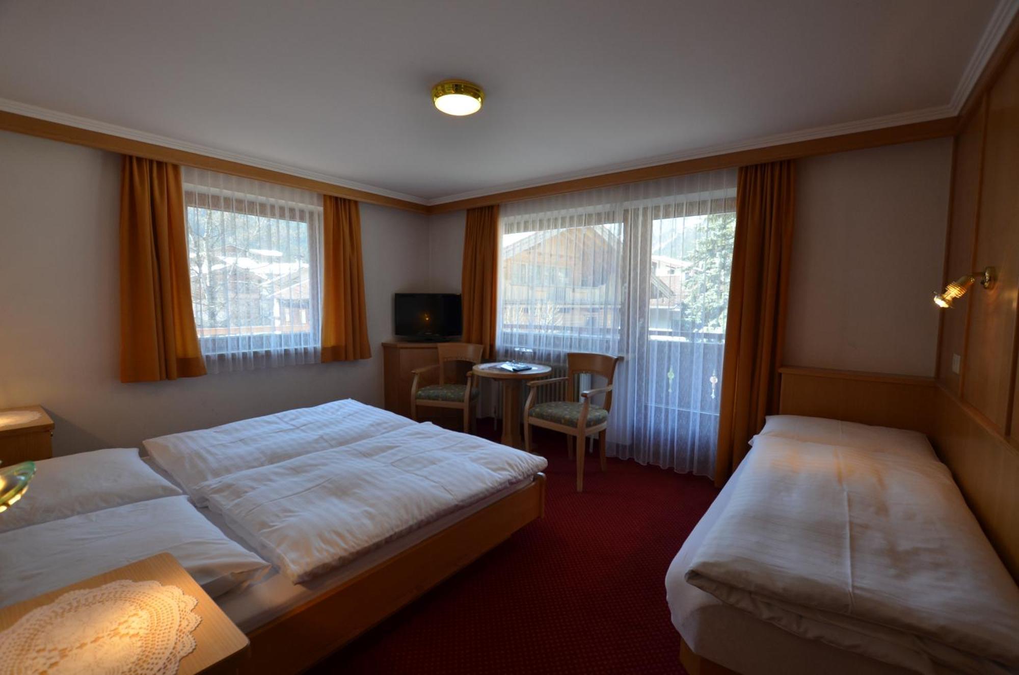 Haus Monika Und Haus Claudia Hotel Майерхофен Екстериор снимка