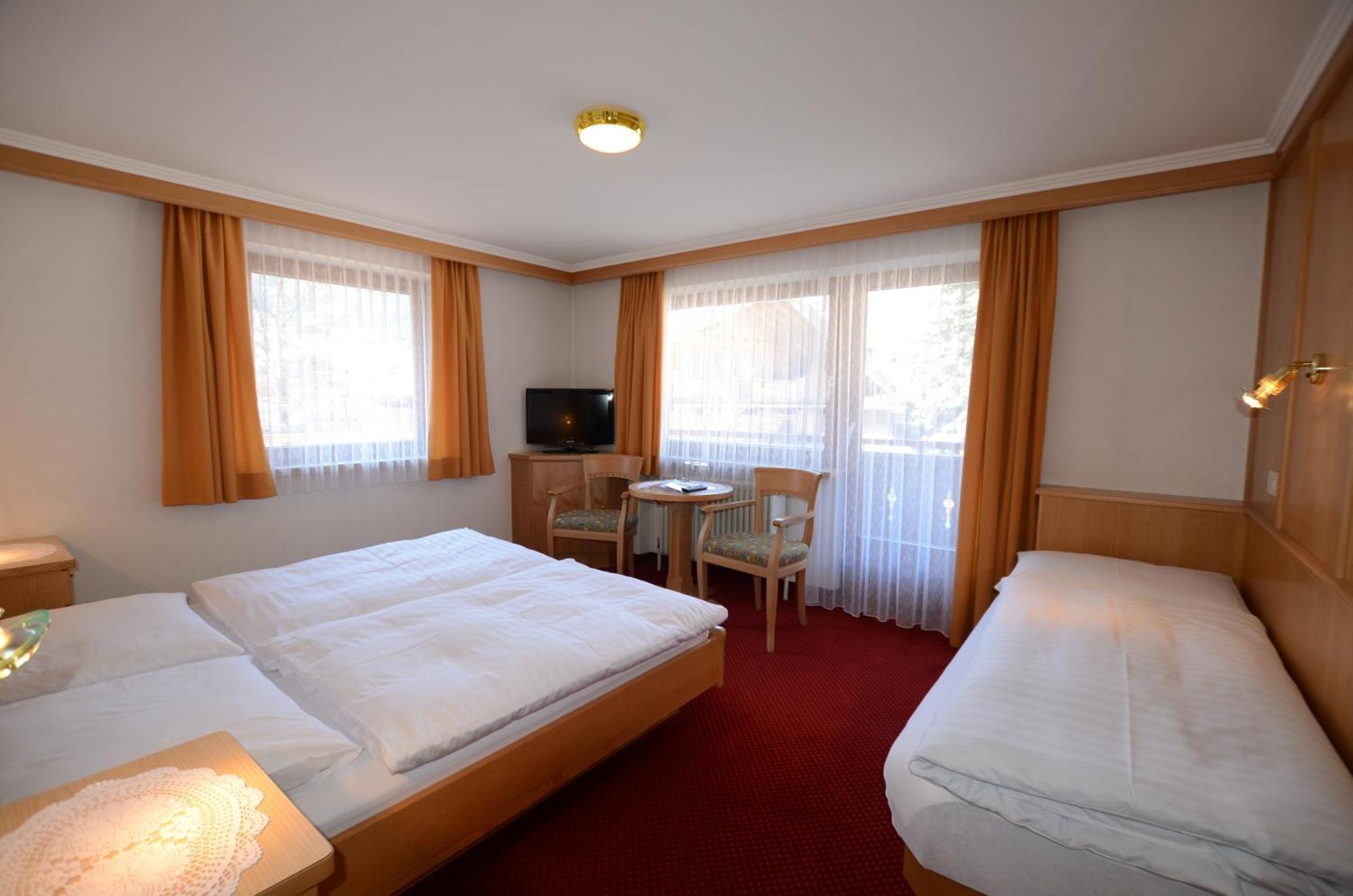 Haus Monika Und Haus Claudia Hotel Майерхофен Екстериор снимка