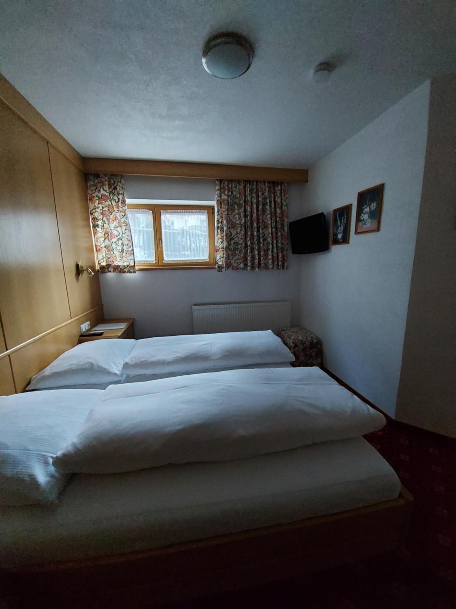 Haus Monika Und Haus Claudia Hotel Майерхофен Екстериор снимка