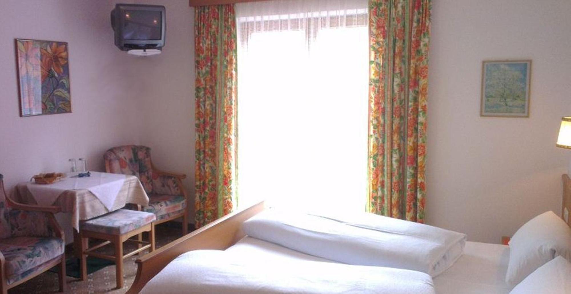 Haus Monika Und Haus Claudia Hotel Майерхофен Стая снимка