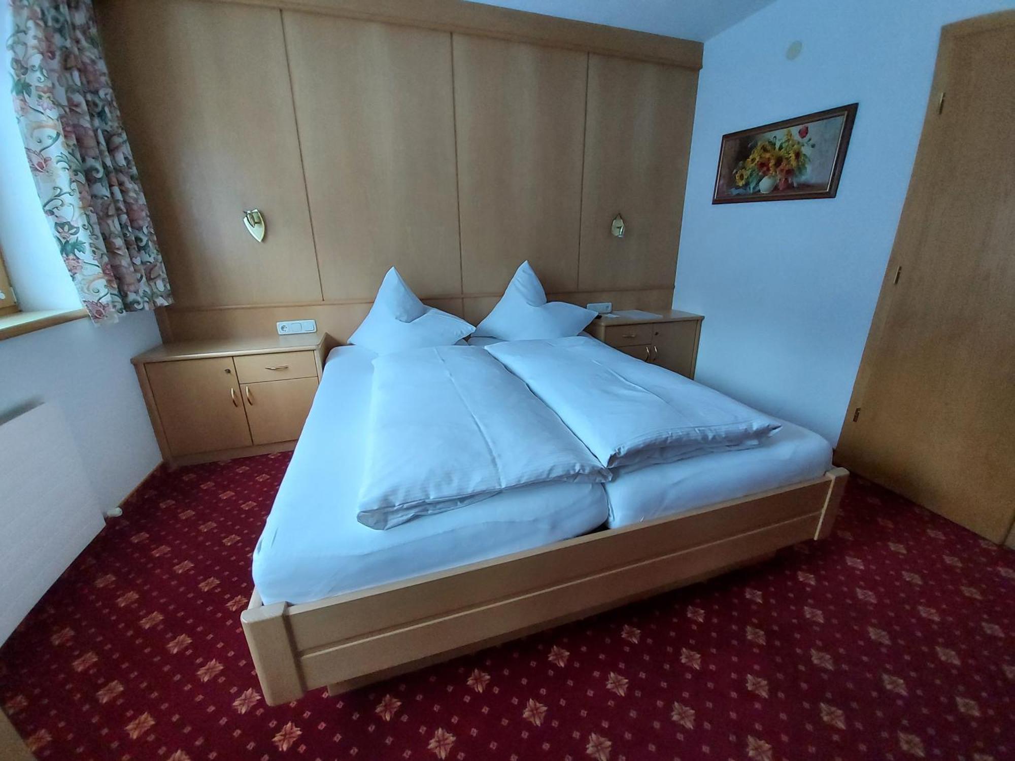 Haus Monika Und Haus Claudia Hotel Майерхофен Екстериор снимка